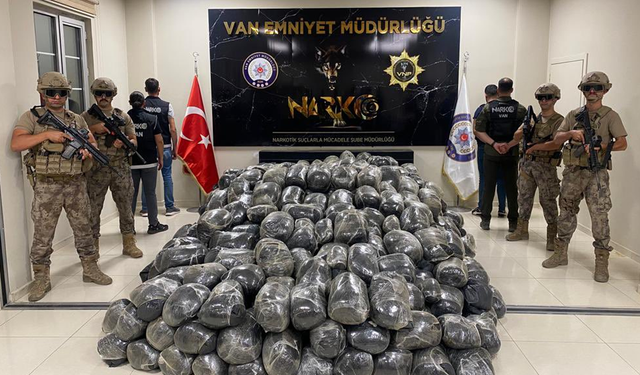 Van'da uyuşturucu operasyonu: 2 ton 90 kilo...