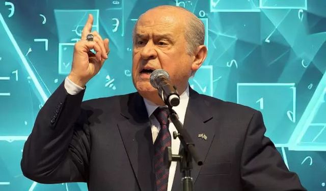 Devlet Bahçeli yine sayılarla gündemde: AK Parti kuruluş törenine özel çiçek aranjmanı