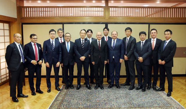 Mehmet Şimşek'ten sürpriz açıklama: Sıcak parada rota Orta Doğu'dan sonra Uzak Doğu