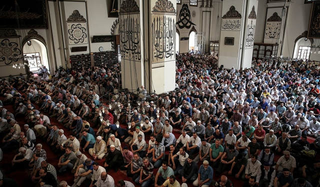 Diyanet'in cuma hutbesi: Mesai saatlerinizi cuma namazına göre düzenleyin