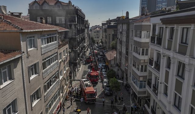 İstanbul Zeytinburnu'nda deri atölyesinde yangın çıktı