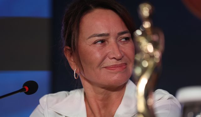 Demet Akbağ, Altın Portakal Film Festivali jüri başkanlığından istifa etti