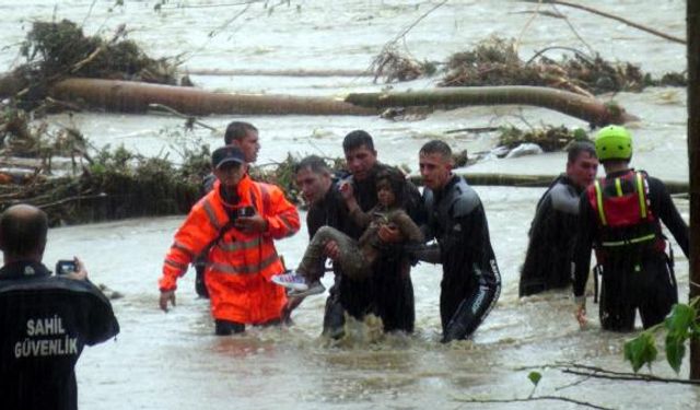 İğneada'da tatilciler sel felaketine yakalandı: Kötü haberi AFAD duyurdu