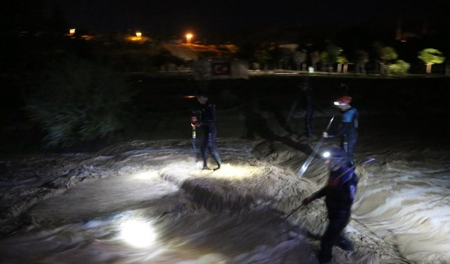 Nevşehir ve Aksaray'da sel, felakete neden oldu: Ölüler var, bir bebek kayıp