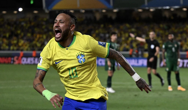 Neymar, Pele'nin o rekorunu egale etti