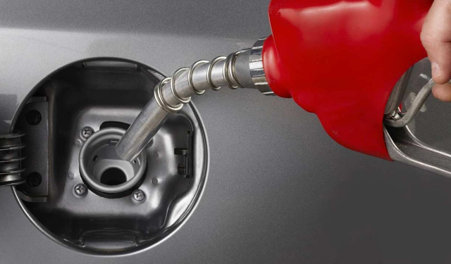 Araç sahipleri dikkat: Benzine indirim geliyor