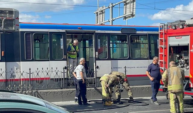 Topkapı Mescid-i Selam Tramvay Hattı'nda yangın çıktı