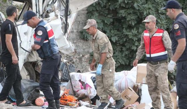 Gaziantep'te katliam gibi kaza: Çok sayıda ölü ve yaralı var