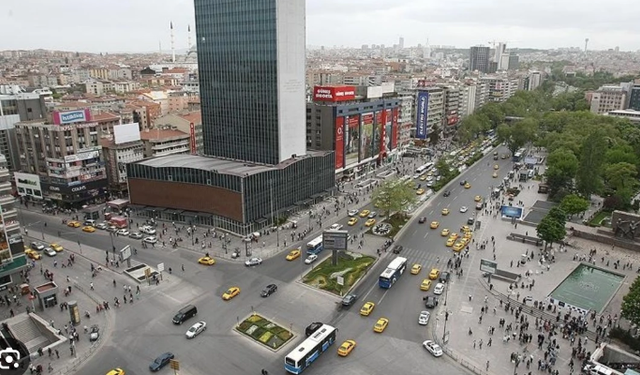 Ankara Kızılay'da patlama oldu! Ekipler alarma geçti