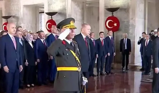 Cumhurbaşkanı Erdoğan ve devlet erkanı Anıtkabir'de!