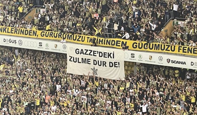 Fenerbahçe taraftarı Gazze'de yaşanan soykırıma sessiz kalmadı