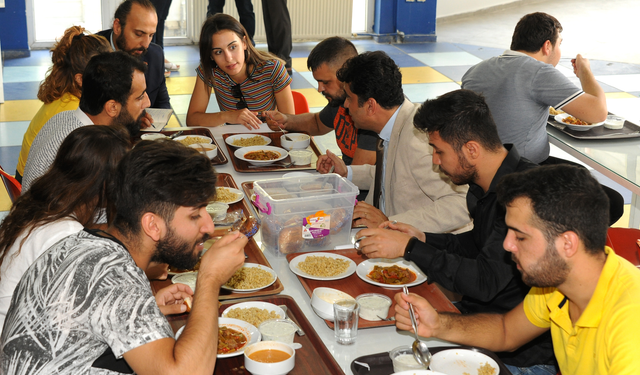 Burs ücretlerinde erime: Öğrenciler 3 kat fakirleşti