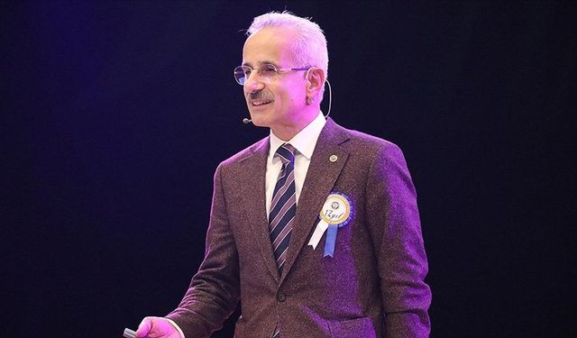 Bakan Uraloğlu'ndan öğrencilere müjde: Ücretsiz internet için tarih verdi