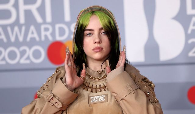 Dünyaca ünlü şarkıcı Billie Eilish: Kimse erkeklerin vücudu hakkında yorum yapmıyor