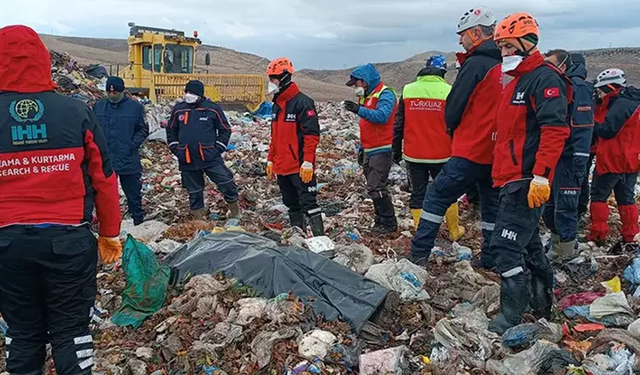 Çöp yığınının altında kalmıştı: Belediye işçisinin cansız bedenine ulaşıldı