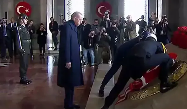 Cumhurbaşkanı Erdoğan başkanlığındaki devlet erkanı Anıtkabir'de