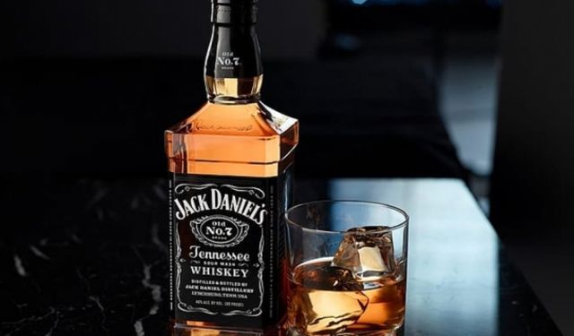 Jack Daniels Fiyatları 2023| 35'lik, 70'lik ve 100'lük Jack Daniels Fiyatları