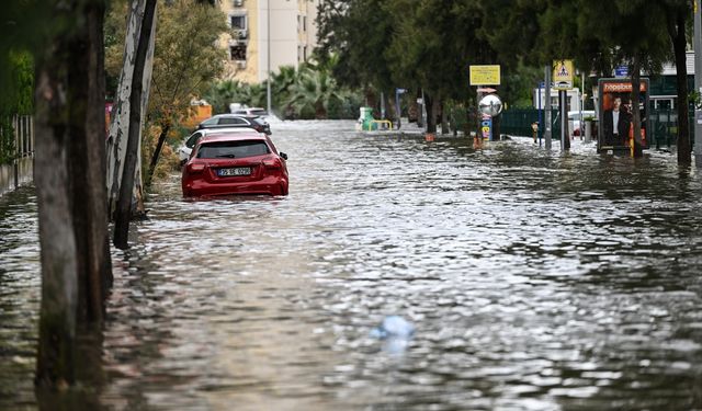 Meteoroloji raporu: 21 il için sağanak ve fırtına uyarısı