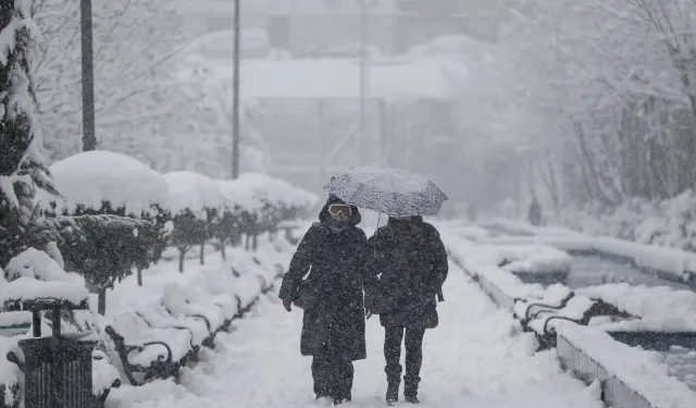 Meteoroloji tarih verdi: Kar geliyor!