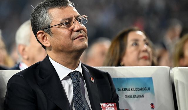 CHP'nin yeni Genel Başkanı Özgür Özel'den kurultay zaferi sonrası ilk mesaj