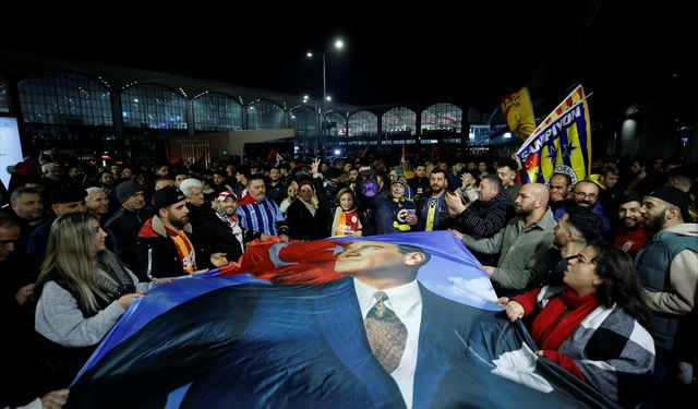 Galatasaray ve Fenerbahçe kafilesi bu sabah İstanbul'a döndü