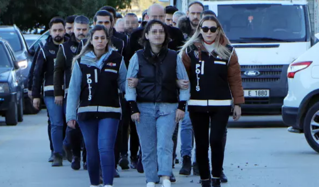 Adana Büyükşehir Belediyesi'ne yapılan şafak operasyonunun ardından 'estetik ameliyat' skandalı çıktı!