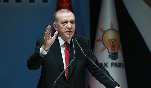 Cumhurbaşkanı Erdoğan Özgür Özel'i bombaladı