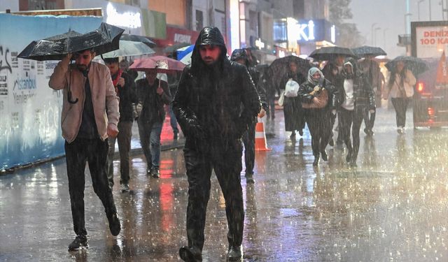 Meteorolojiden uyarı: Kuvvetli sağanak ve rüzgâr bekleniyor