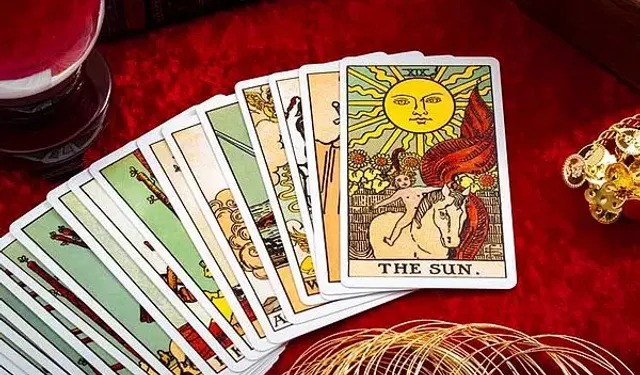 Müneccim Tarot Falıma Bak | Müneccim Nedir? | Tarot Falına Nasıl Bakılır?