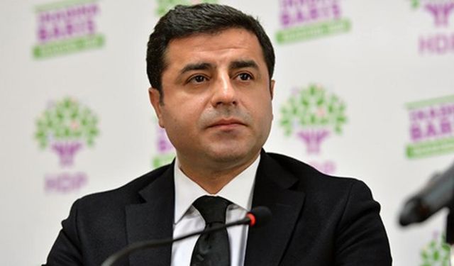 Selahattin Demirtaş annesinin rahatsızlığı nedeniyle Diyarbakır'a götürüldü