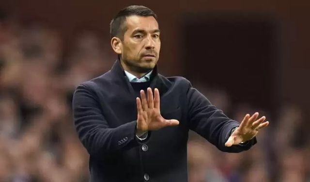 Giovanni van Bronckhorst'tan Beşiktaş'a son dakika golü: Teknik direktörlükten vazgeçti