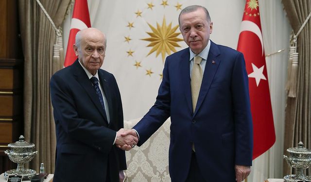 Bahçeli'den Erdoğan'a doğum gününe özel 70 tane gül hediyesi