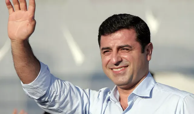 Selahattin Demirtaş'tan İstanbul yorumu: DEM Parti kimsenin payandası değil!