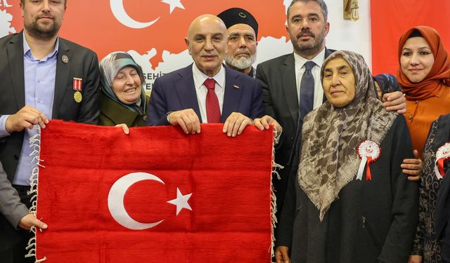 Turgut Altınok: Koltuk için vatan hainleri ile kol kola giremezsin!