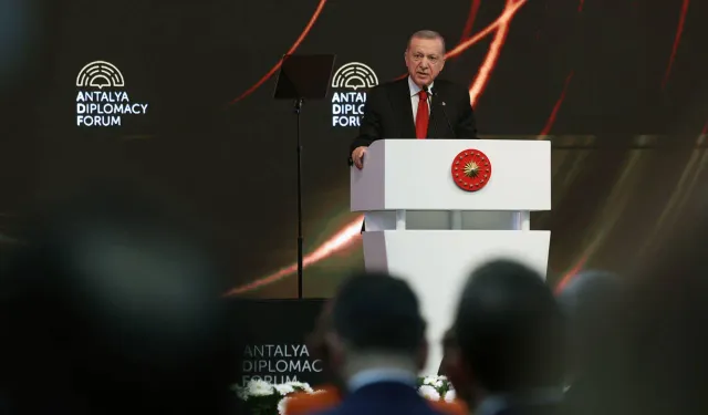 Cumhurbaşkanı Erdoğan: Yaklaşık 4 milyon sığınmacıya ev sahipliği yapıyoruz