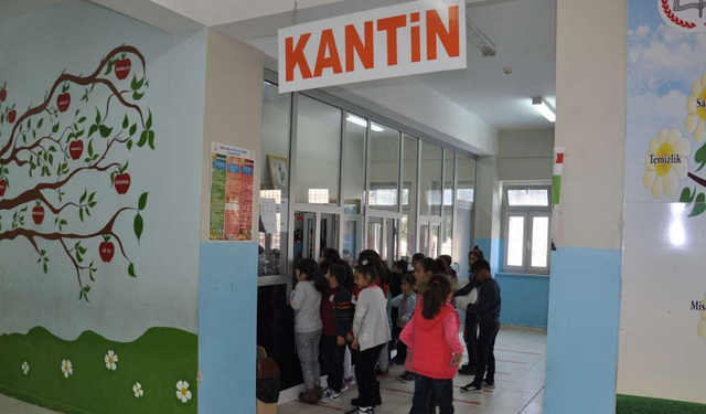 Okul kantinlerinde yeni dönem! Haftanın bir günü satışına izin verildi