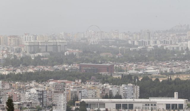 Türkiye çöl tozunun etkisi altında: Pek çok bölgede endişelendiren değere ulaştı!