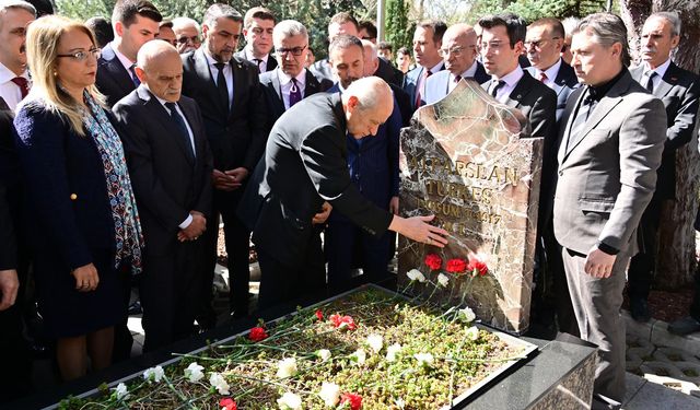 Devlet Bahçeli'den Ülkücü Hareket'in Başbuğu'na ziyaret