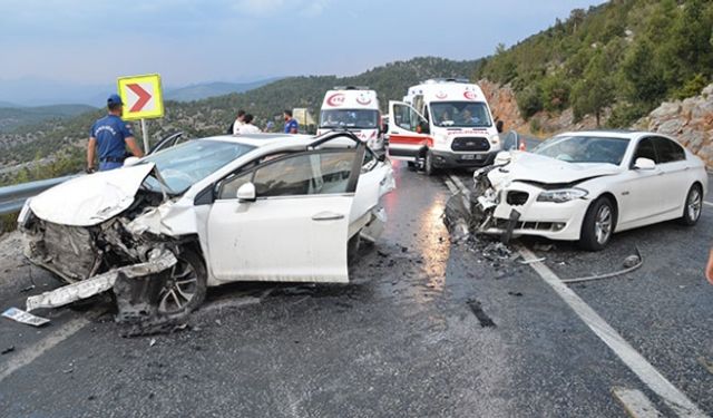 Bayram tatilinde 4 bin 370 trafik kazasında onlarca kişi hayatını kaybetti