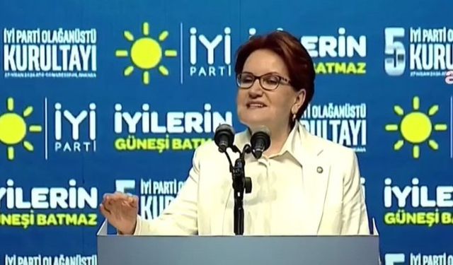 İYİ Parti kurultayında duygusal anlar: Meral Akşener sahneye böyle çıktı