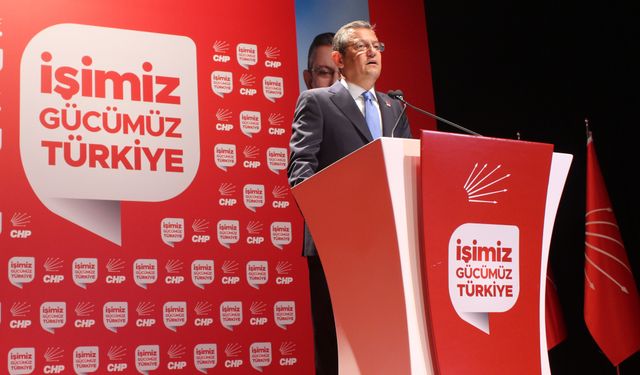 Özgür Özel'den zafer konuşması! CHP  yüzde 25'lik tavanı tuzla buz etmiştir