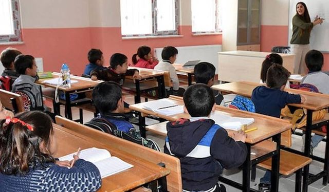 Resmi Gazete'de yayımlandı okullarda yeni dönem! Sınıf mevcuduna sınır getirildi