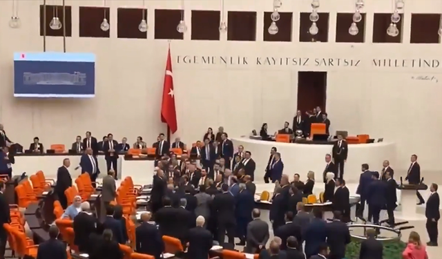 TBMM'de yine kavga: İYİ Partililer ve MHP'liler birbirine girdi