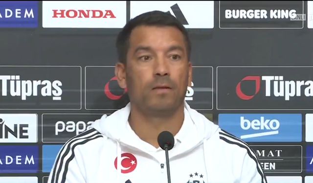 Beşiktaş'ta Bronckhorst'tan bomba transfer açıklaması: Yeni oyuncular katılacak mı?