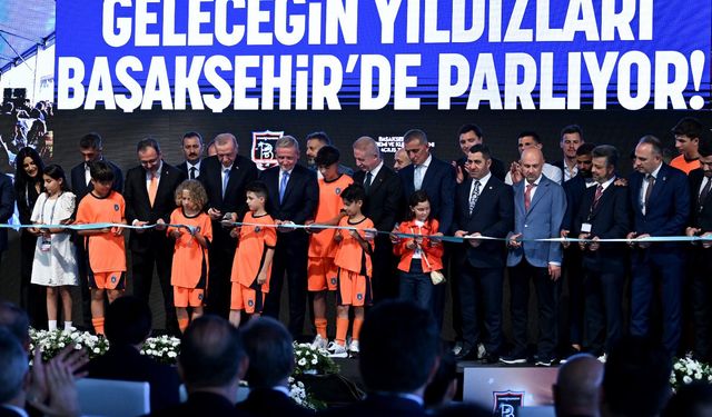 Cumhurbaşkanı Erdoğan'dan çarpıcı açıklamalar: Futbola kavga ve ideoloji girmemeli