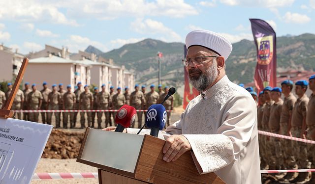 Diyanet İşleri Başkanı Ali Erbaş, Jandarma Komutanlığında cami temeli attı