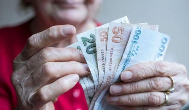 Emeklilere müjdeli haberi canlı yayında verdi! Bankalar promosyon tutarlarını güncelledi