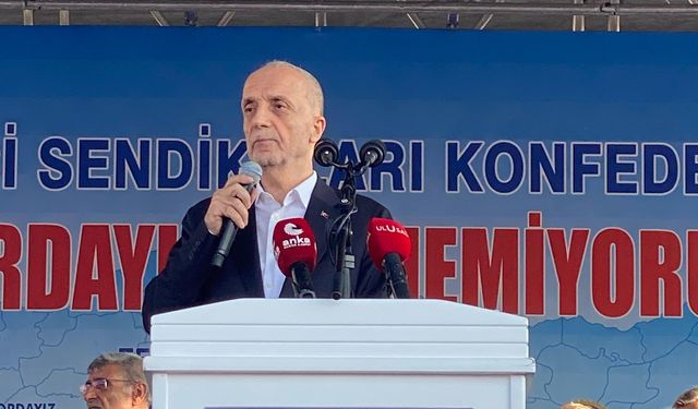 TÜRK-İŞ mitinginde ortalık karıştı: Ergün Atalay'a istifa çağrıları