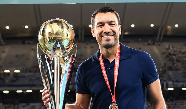 Van Bronckhorst'tan maç değerlendirmesi: 5-0'lık sonuç her zaman elde edilmez