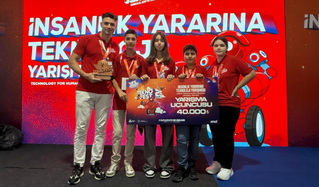 İzmirli öğrencilerden TEKNOFEST 2025’te büyük başarı